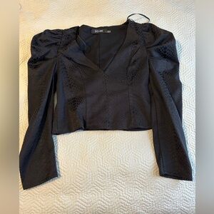 Boutique black long sleeve top!